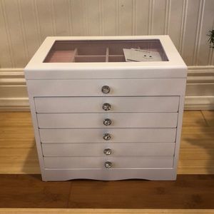 NEW jewelry box + FREE gift